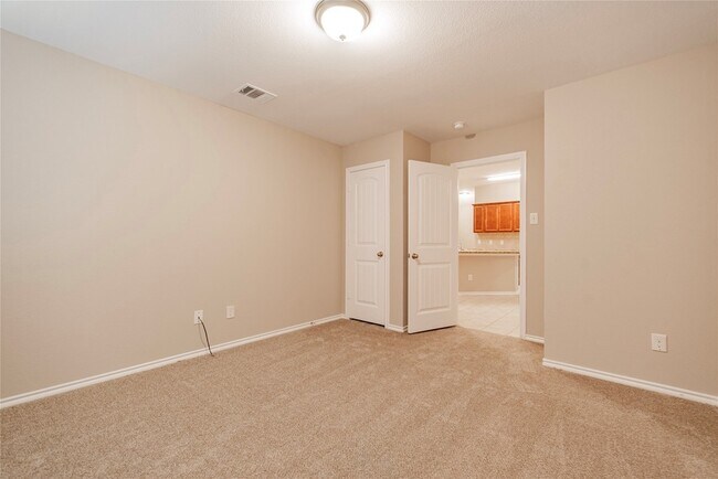 Building Photo - 1120 Decker Dr