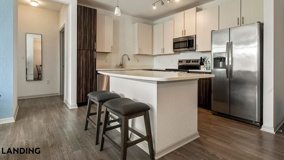 Building Photo - 9301 Summit Centre Way