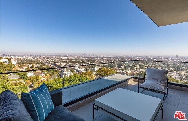 Building Photo - 8366 Sunset View Dr