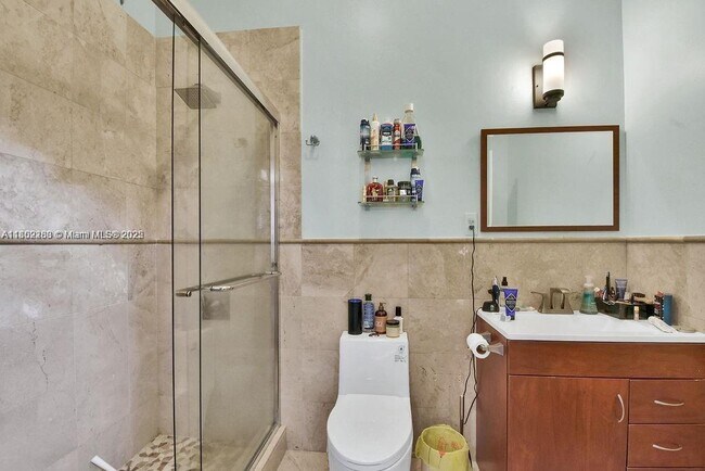 Building Photo - 5425 SW 190th Ave