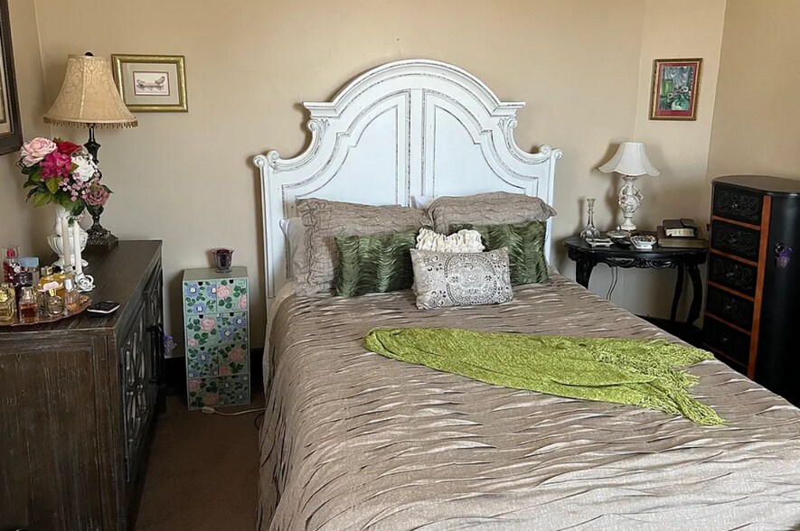 Building Photo - 12 W Bellecrest Ave