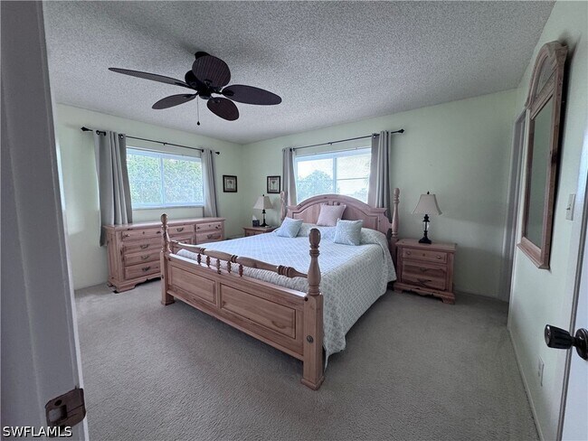 Building Photo - 4912 Tamiami Trl E