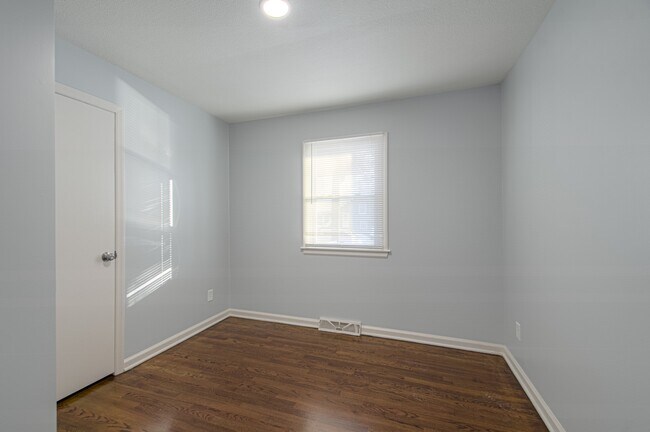 Building Photo - 13228 Ashland Ave