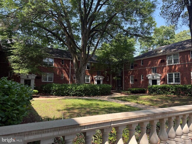 Building Photo - 100 N George Mason Dr