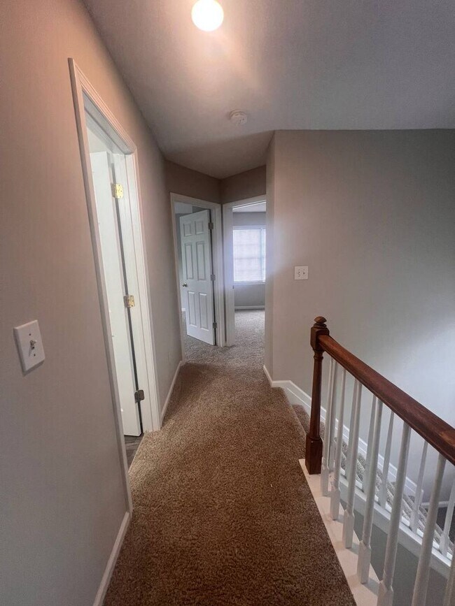 Building Photo - Charming 3-Bedroom Home with Endless Poten...