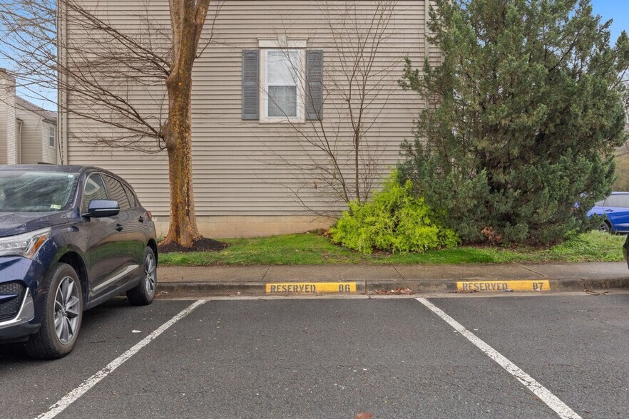 Building Photo - 2265 Chestnut Burr Ct