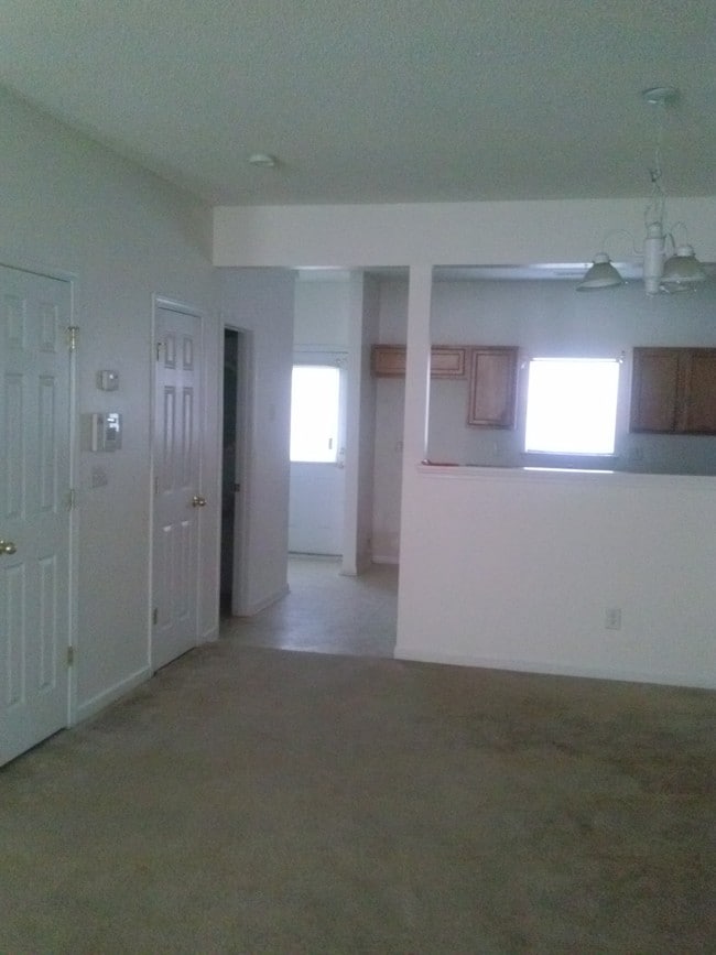 Building Photo - 2311 Nicole Dr