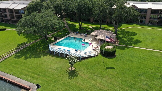 Building Photo - 15575 Marina Dr