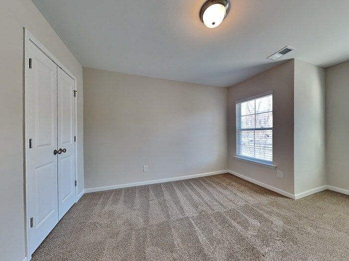 Building Photo - 428 Hawkeye Ct