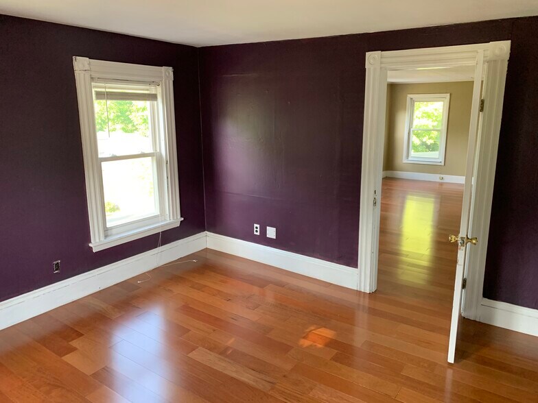 Bedroom - 32A Highland St