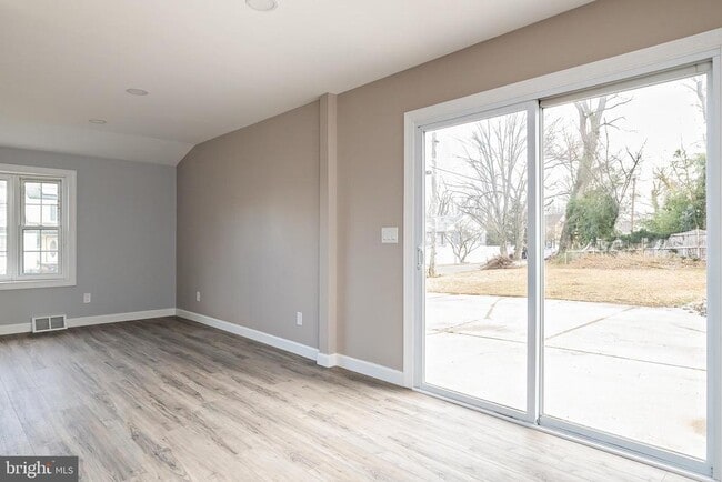 Building Photo - 130 Pulaski Ave