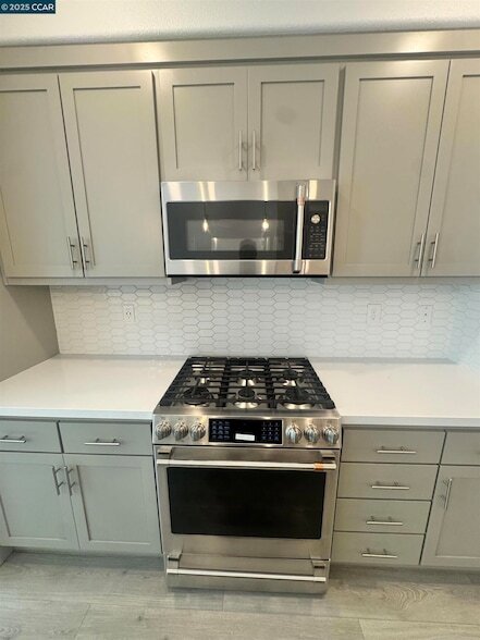 Building Photo - 725 Delve Ct