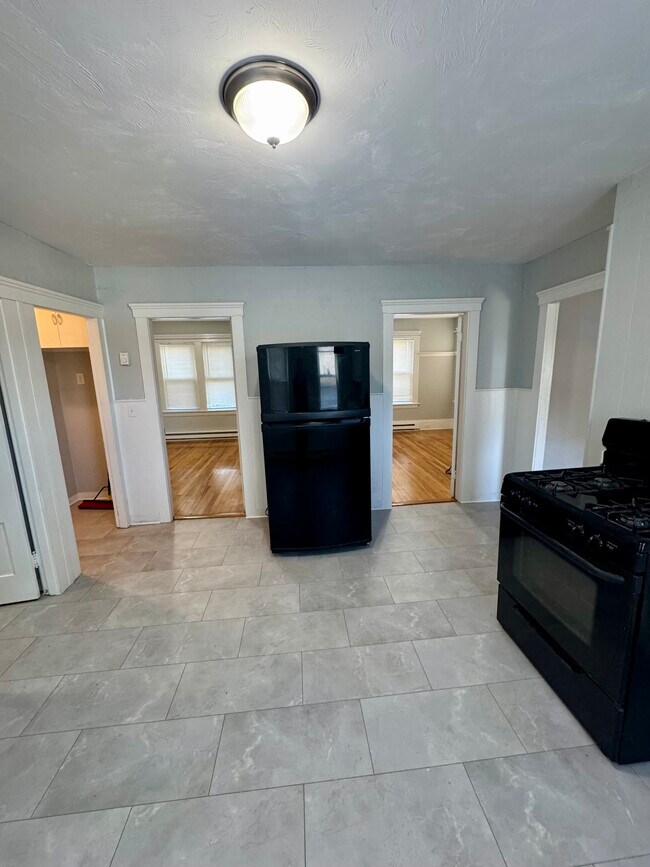 Building Photo - 31 Falmouth St