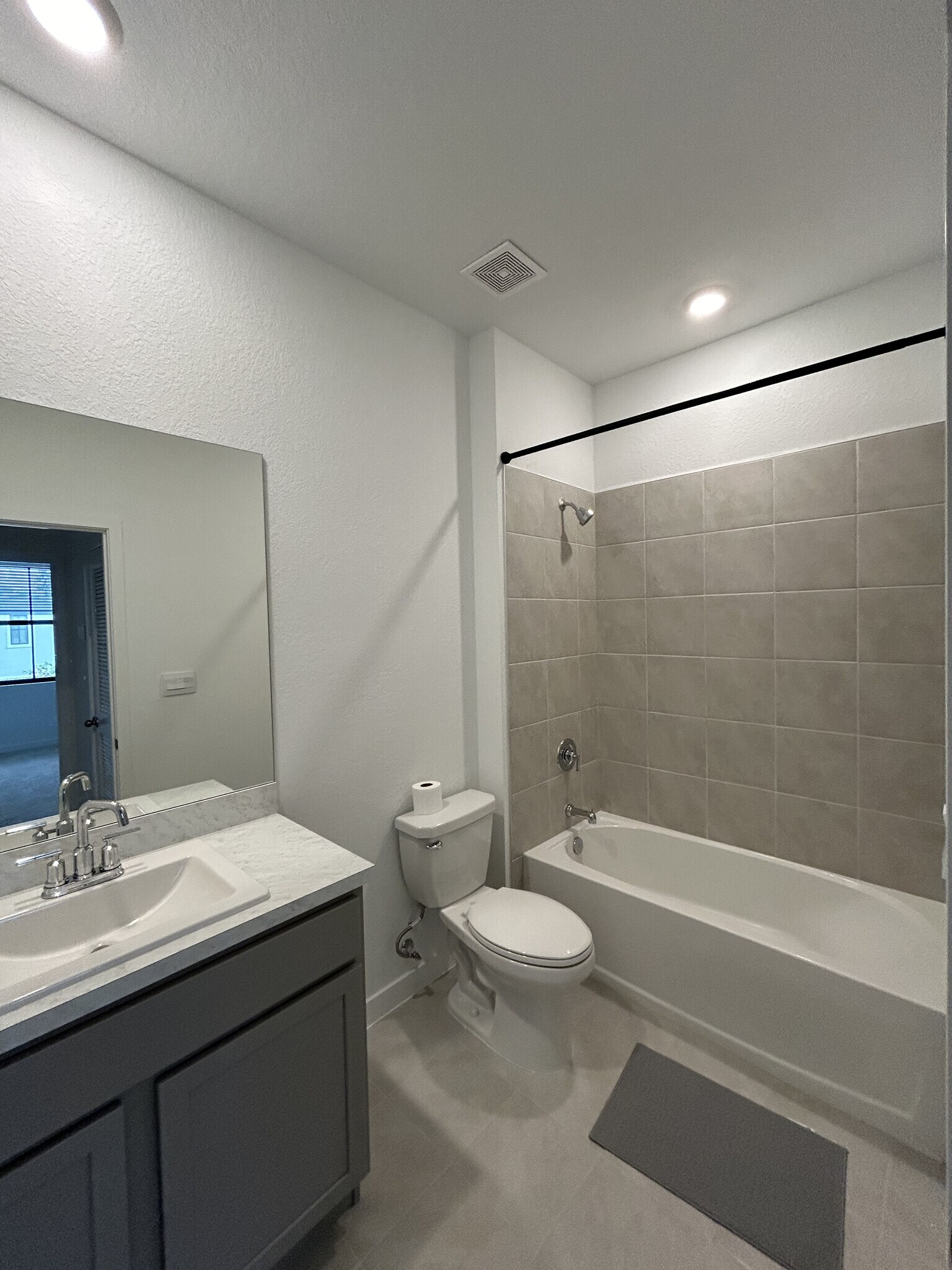 Building Photo - 876 NW 3rd Way