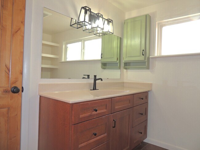 Building Photo - 831 26 Rd