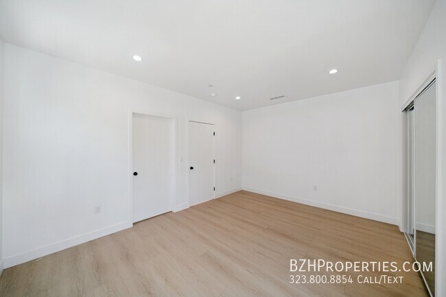 Building Photo - 5653 Case Ave