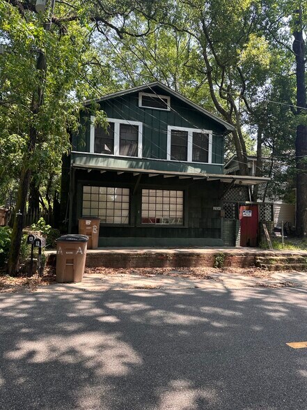 Primary Photo - 2104 Emogene St