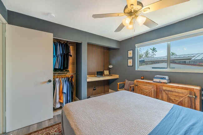 Building Photo - 5840 NE 1st Terrace