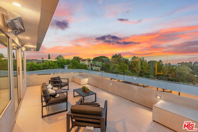 Building Photo - 2189 Summitridge Dr