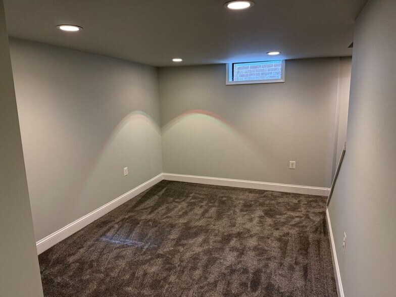 Building Photo - 1606 Littlestown Pike