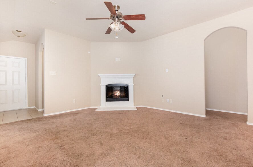 Building Photo - 8813 Deadwood Ln