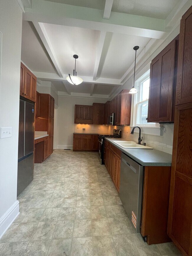 Building Photo - 2 Story Home- Ready For You!