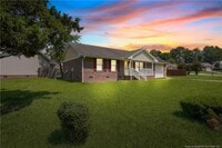 Building Photo - 6585 Applewhite Rd