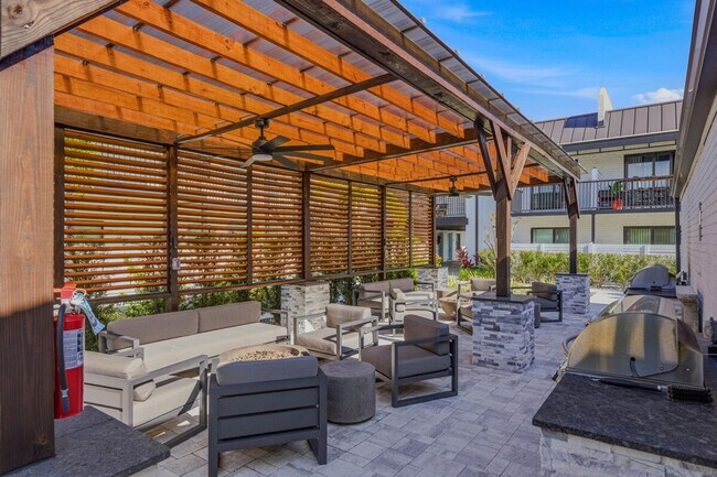 Building Photo - 3911 W Cleveland St