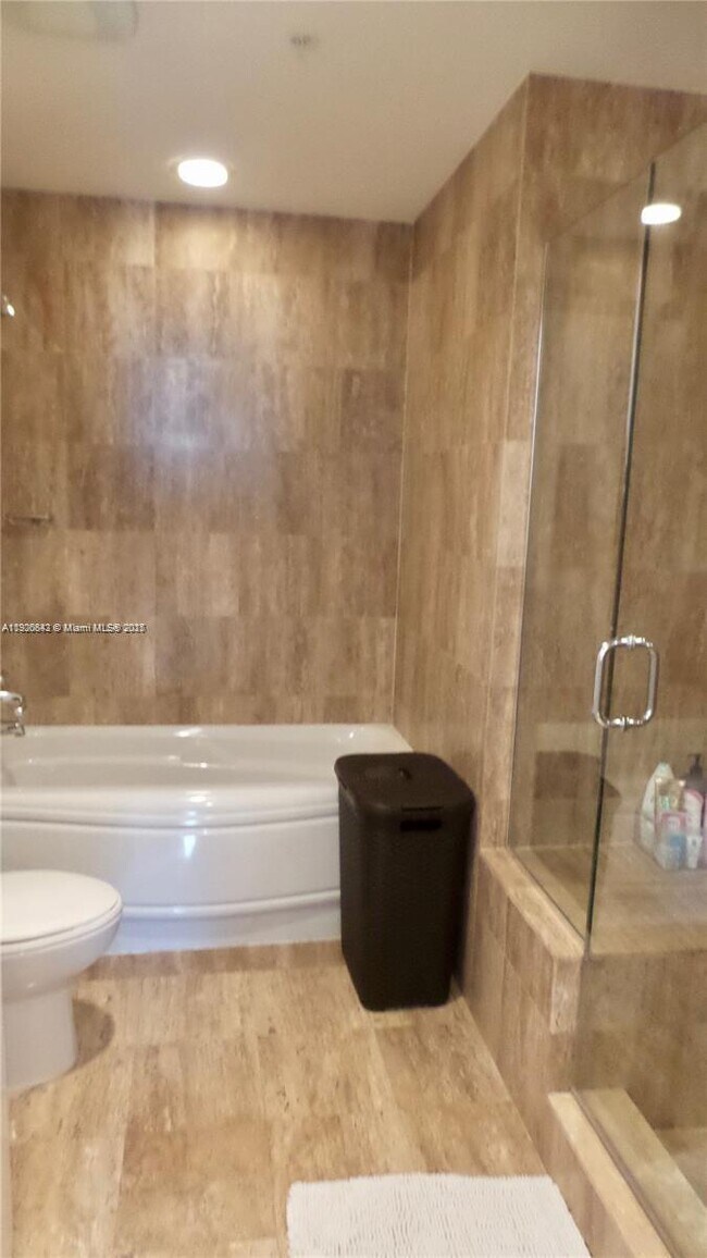 Building Photo - 300 S Biscayne Blvd