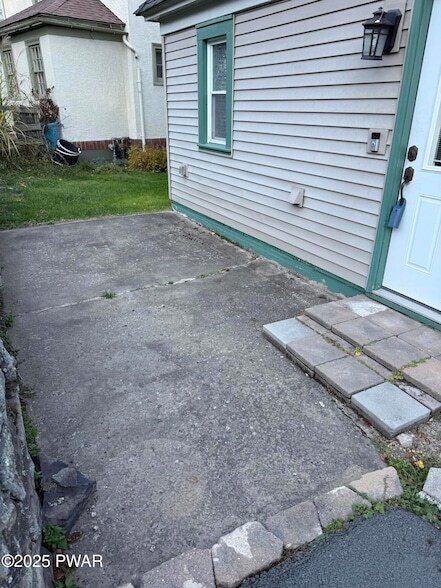 Building Photo - 341 Broad St