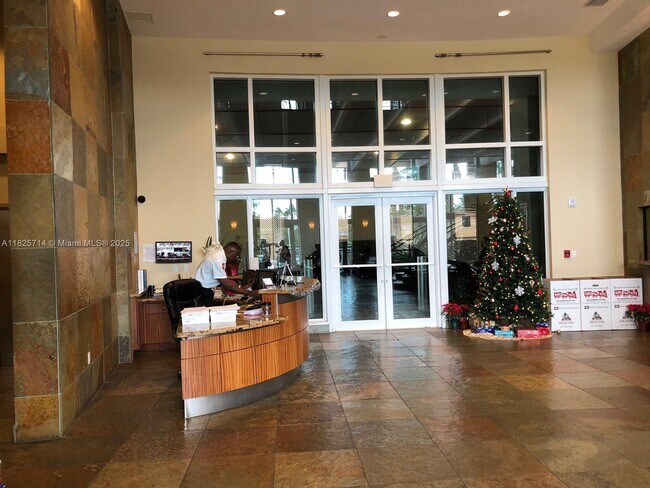 Building Photo - 1755 E Hallandale Beach Blvd