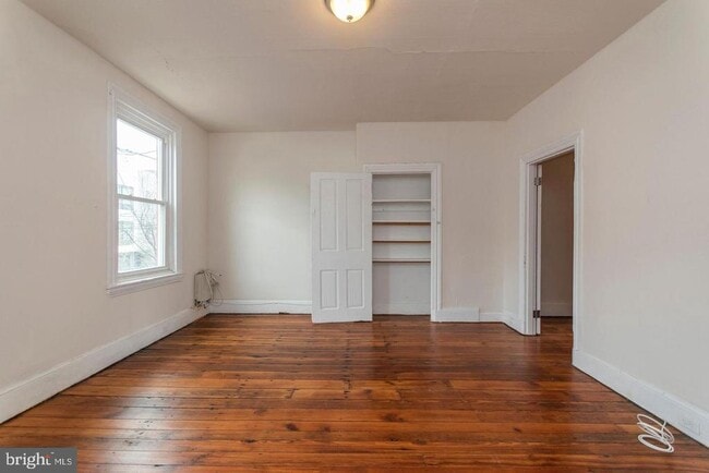 Building Photo - 1232 N 5th St