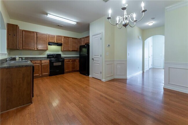 Building Photo - 6210 Elmshorn Way