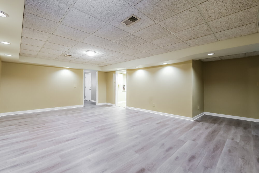 Building Photo - 2432 Hillboro Cir S W