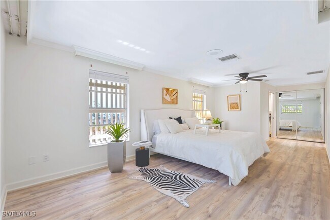 Building Photo - 2125 Marina Dr