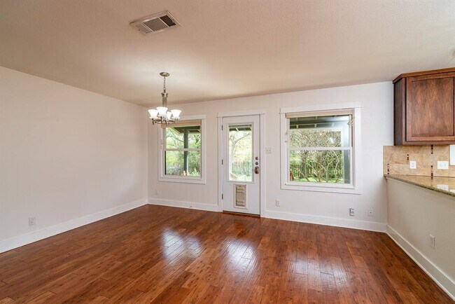 Building Photo - 2503 Homedale Dr