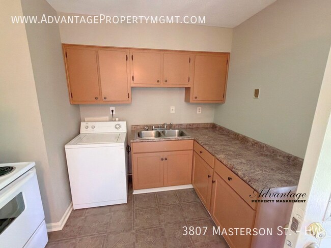 Building Photo - 3807 Masterson St