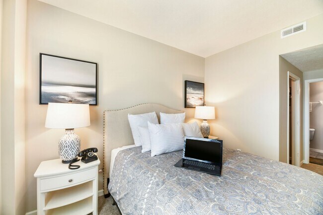 Building Photo - 1581 Gilmore Park Ave