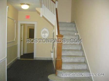 Building Photo - 115 Kilsyth Rd