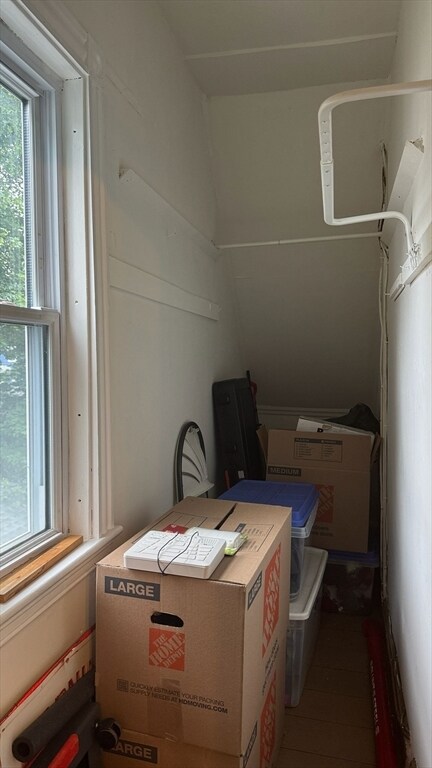 Building Photo - 66 Hall Ave