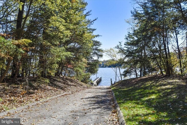 Building Photo - Townhome Chestnut Cove