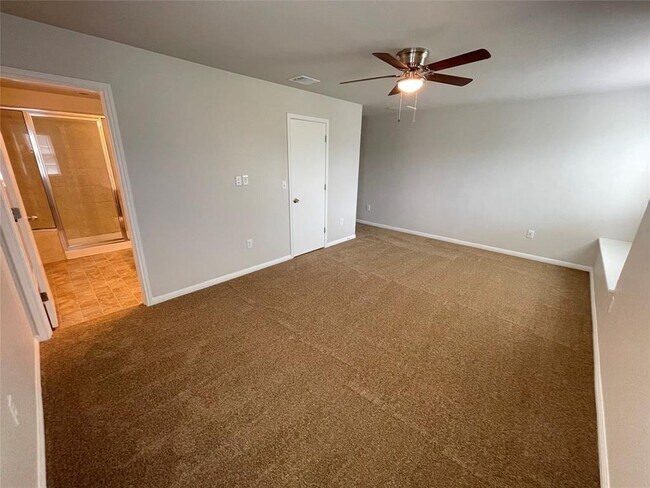 Building Photo - 221 Sambar Dr