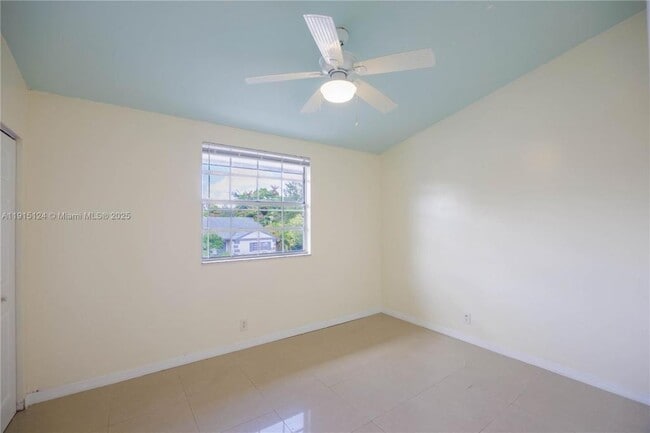 Building Photo - 8325 Fairway Rd