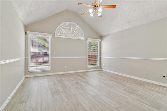 Building Photo - 711 Cottonwood Bend Dr