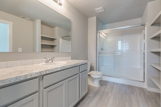 Building Photo - Now Leasing this Meridian Townhome!  Great...
