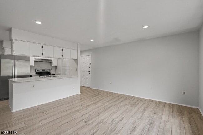 Building Photo - 37 Eton Way