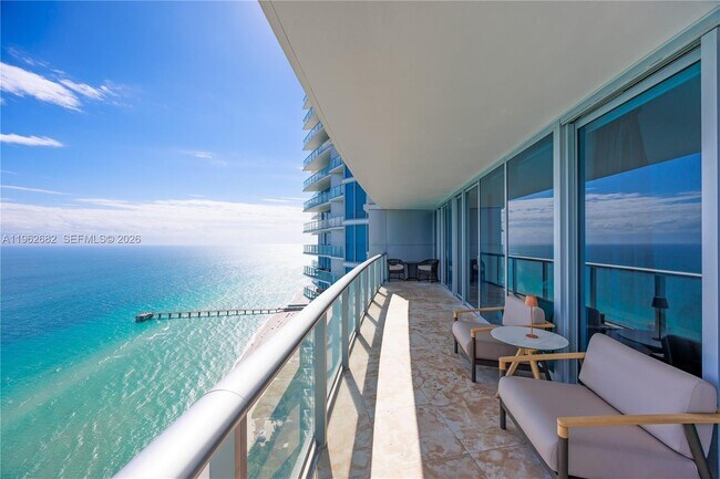 Building Photo - 17001 Collins Ave