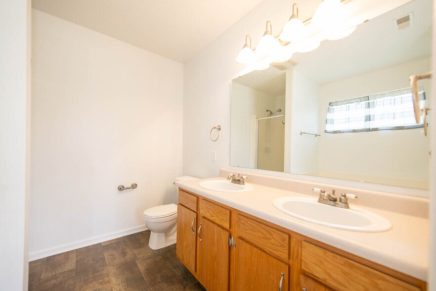 Building Photo - 9661 Trail Dr