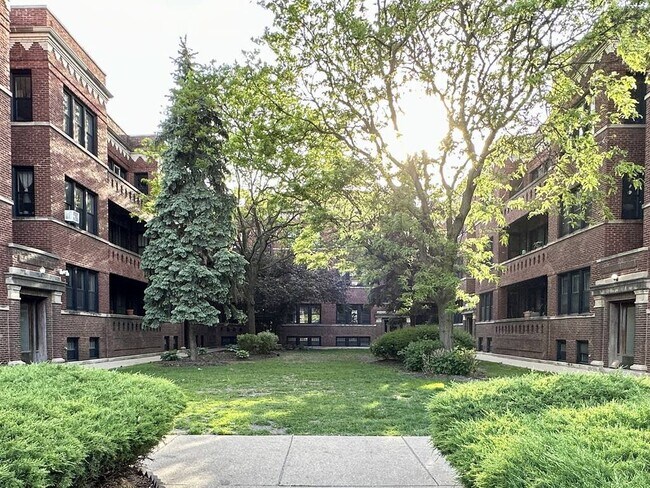 Building Photo - 2520 N Kedzie Blvd