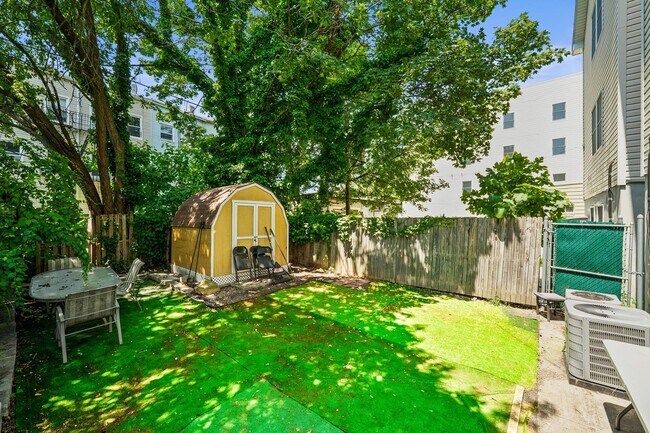 Building Photo - 57 Storms Ave